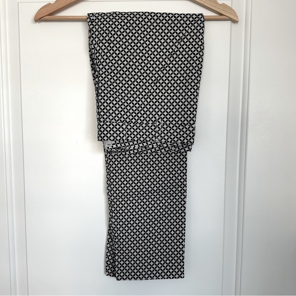 Gap Slim Cropped Stretch Pant with Navy and White Pattern